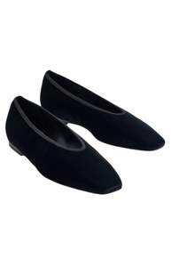 Minimalist velvet ballerinas