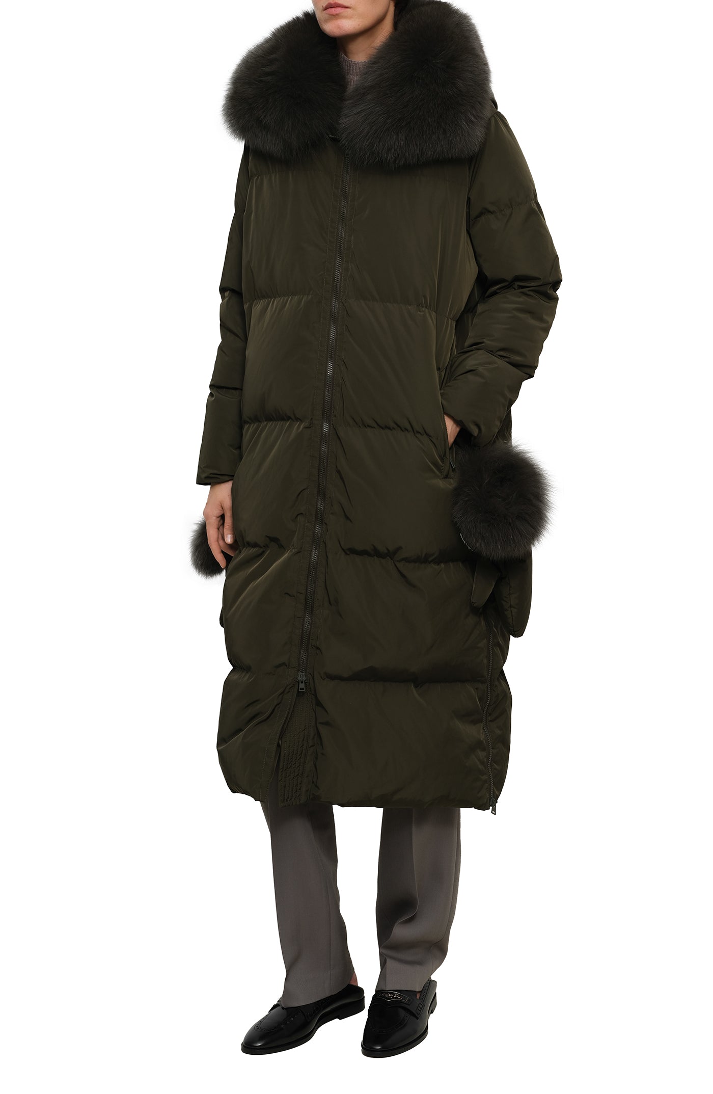 Load image into Gallery viewer, Long down jacket in technical fabric