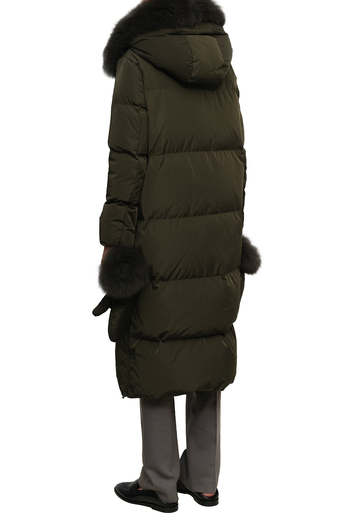 Load image into Gallery viewer, Long down jacket in technical fabric