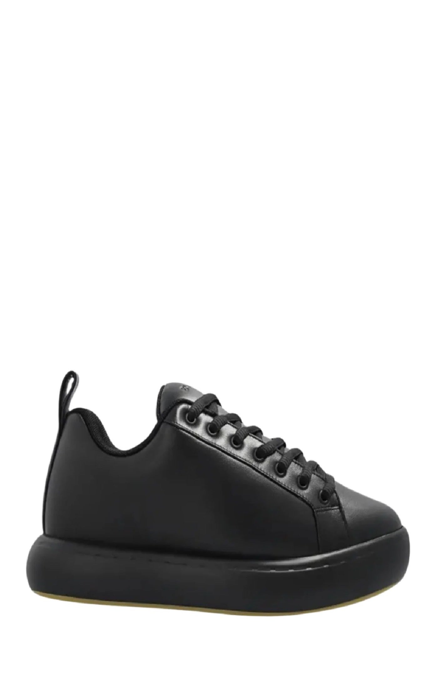 Black leather low top sneakers