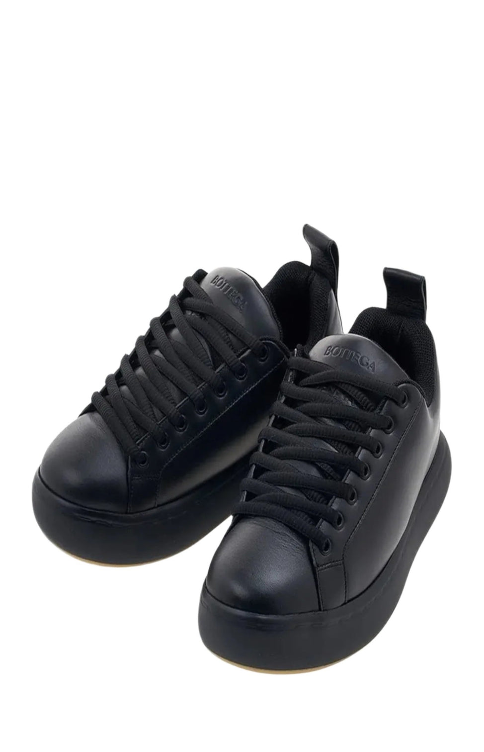 Black leather low top sneakers